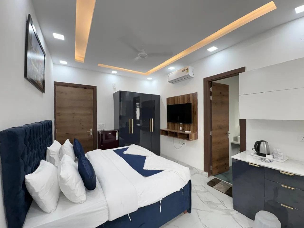 Pacific Inn Eco Central Gurgaon Hotel